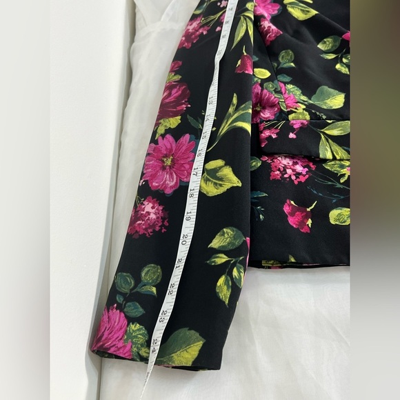 Susan Graver Black Floral Liquid Knit Blazer Jacket Size 6 Ribbon Trim EUC - Picture 8 of 12